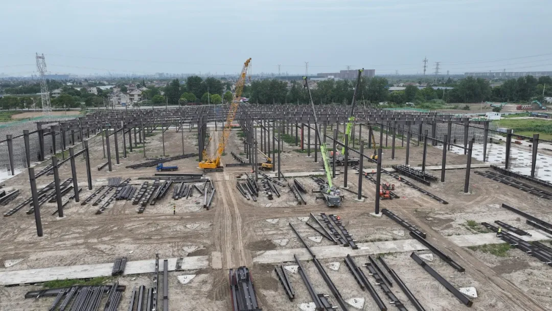 “项”前冲!琏升光伏科技董事长王新视察江苏南通项目并慰问一线职工